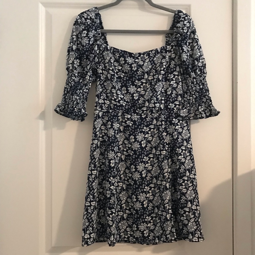 NWT Miami navy floral short sleeve mini dress size medium